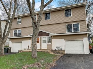 227 McDivitt Ln #2, Mukwonago, WI 53149