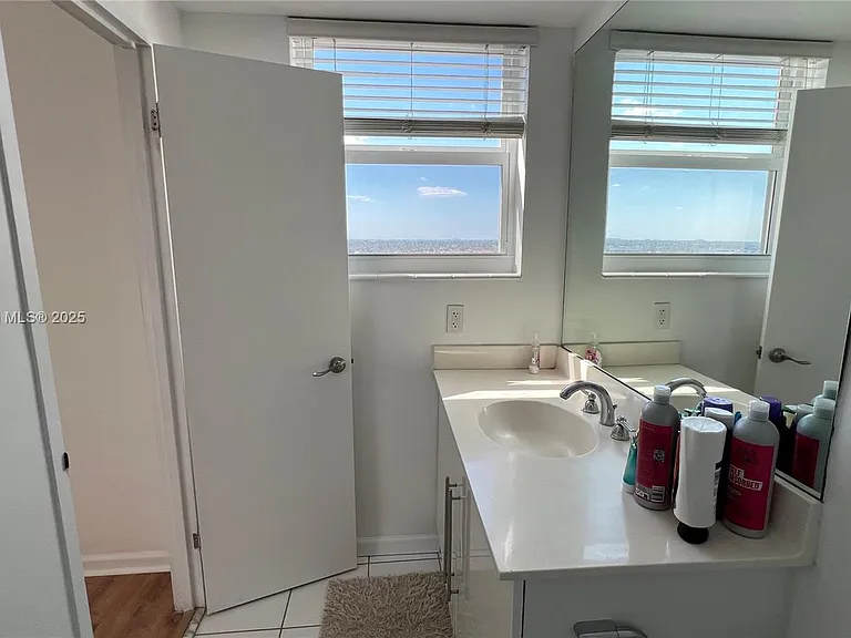 3001 S Ocean Dr — Photo 8