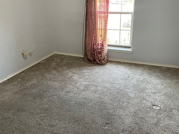 5th image of 800 Chrissy Creek Ln