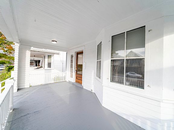 3rd image of 226 6th Avenue