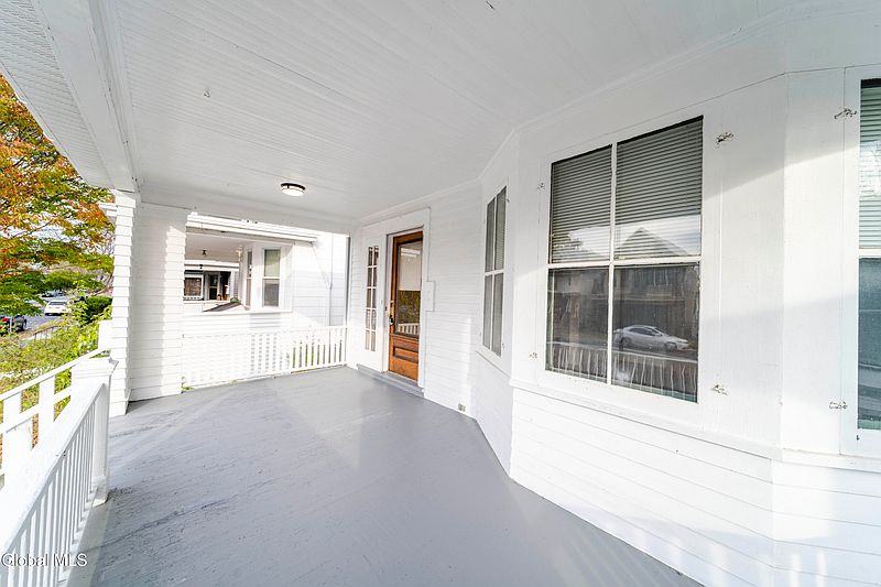 3rd image of 226 6th Avenue