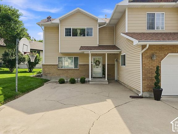 2nd image of 315 Edgewood Dr
