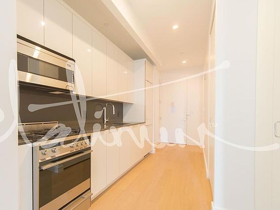5th image of 180 Water St APT 2405