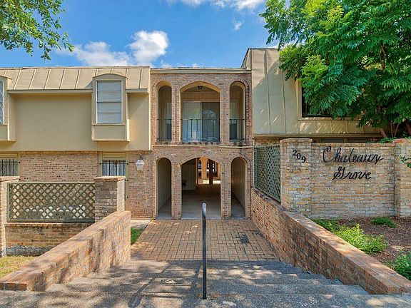 Chateaux Grove Apartments