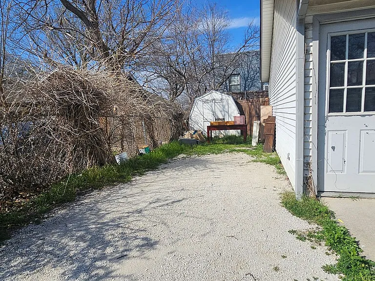 501 Mounts Ave — Photo 15