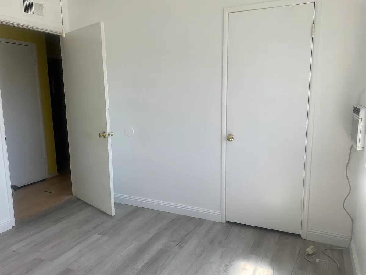 Building Photo - 1182 E 37th St