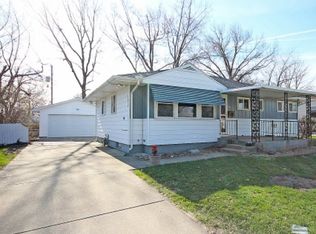 26 Ohio Dr, Decatur, IL 62526