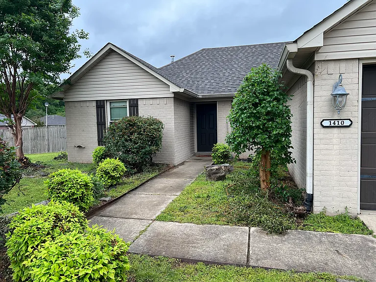 1410 Arapaho Trl — Photo 10