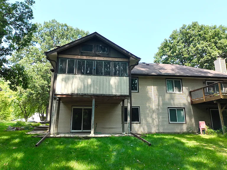 15229 Buchanan Ct — Photo 3