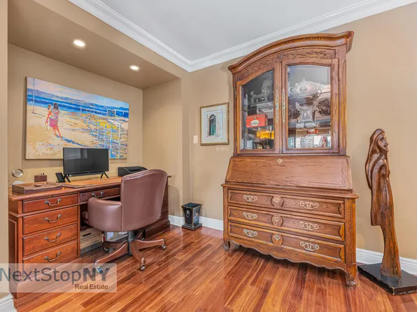 400 East 56th Street image 7 of 25