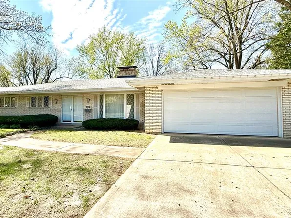 16 Melwood Dr, Belleville, IL 62223