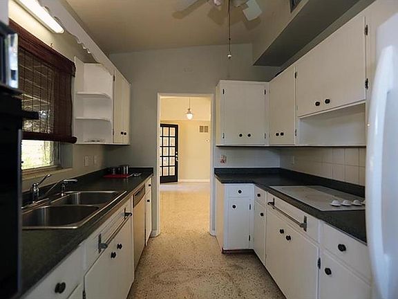 5th image of 2210 Coldstream Dr