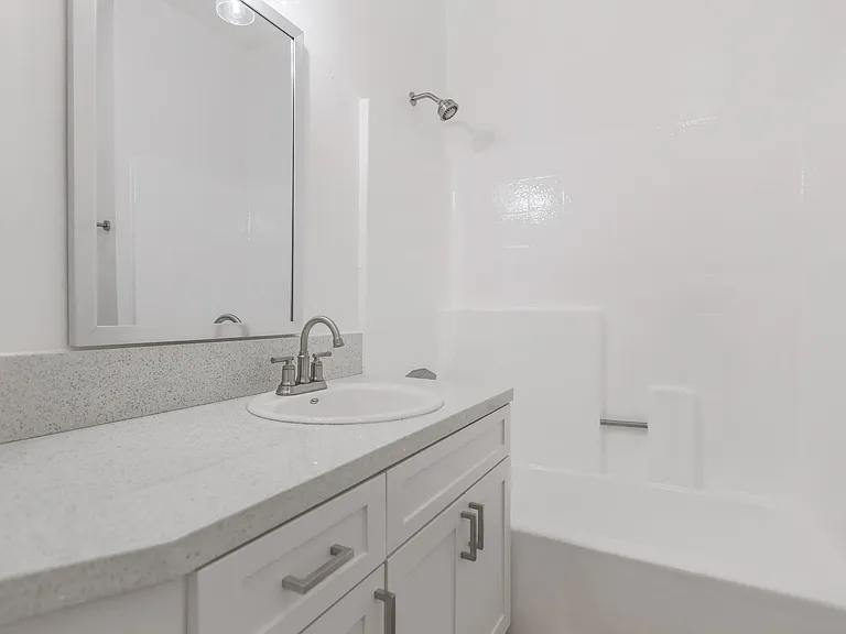 7918 Reseda Blvd — Photo 49