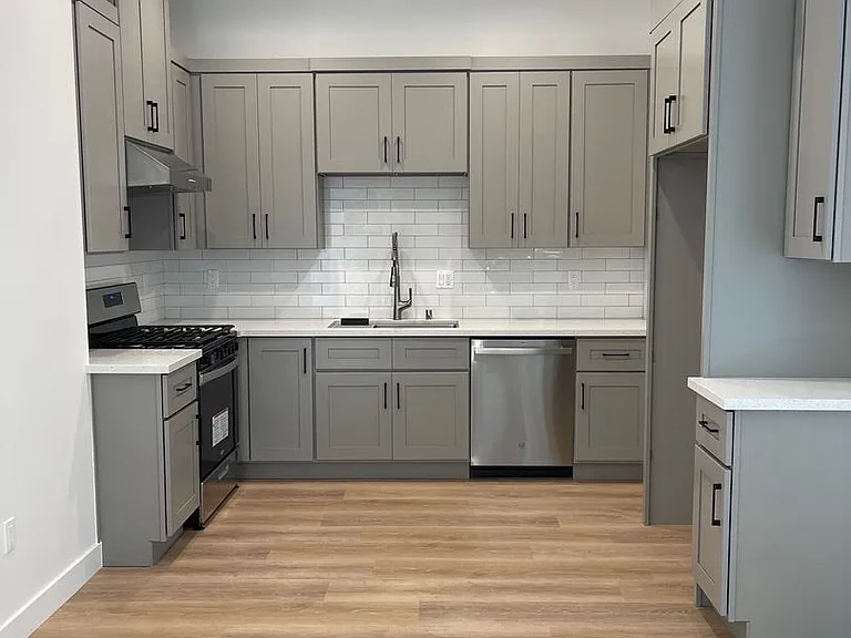 10160 Cunningham Ave — Photo 1