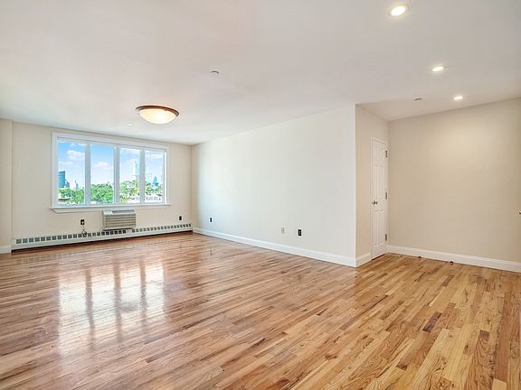 3rd image of 598 President St APT 6B