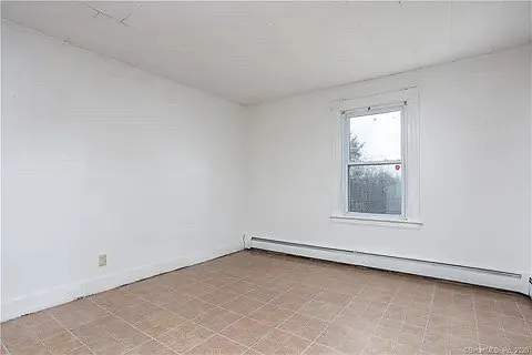 129 Miller St #2 — Photo 4
