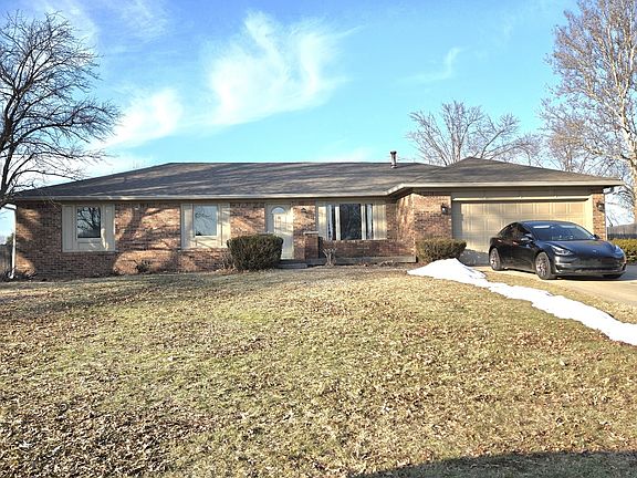 5th image of 810 Padre Ln