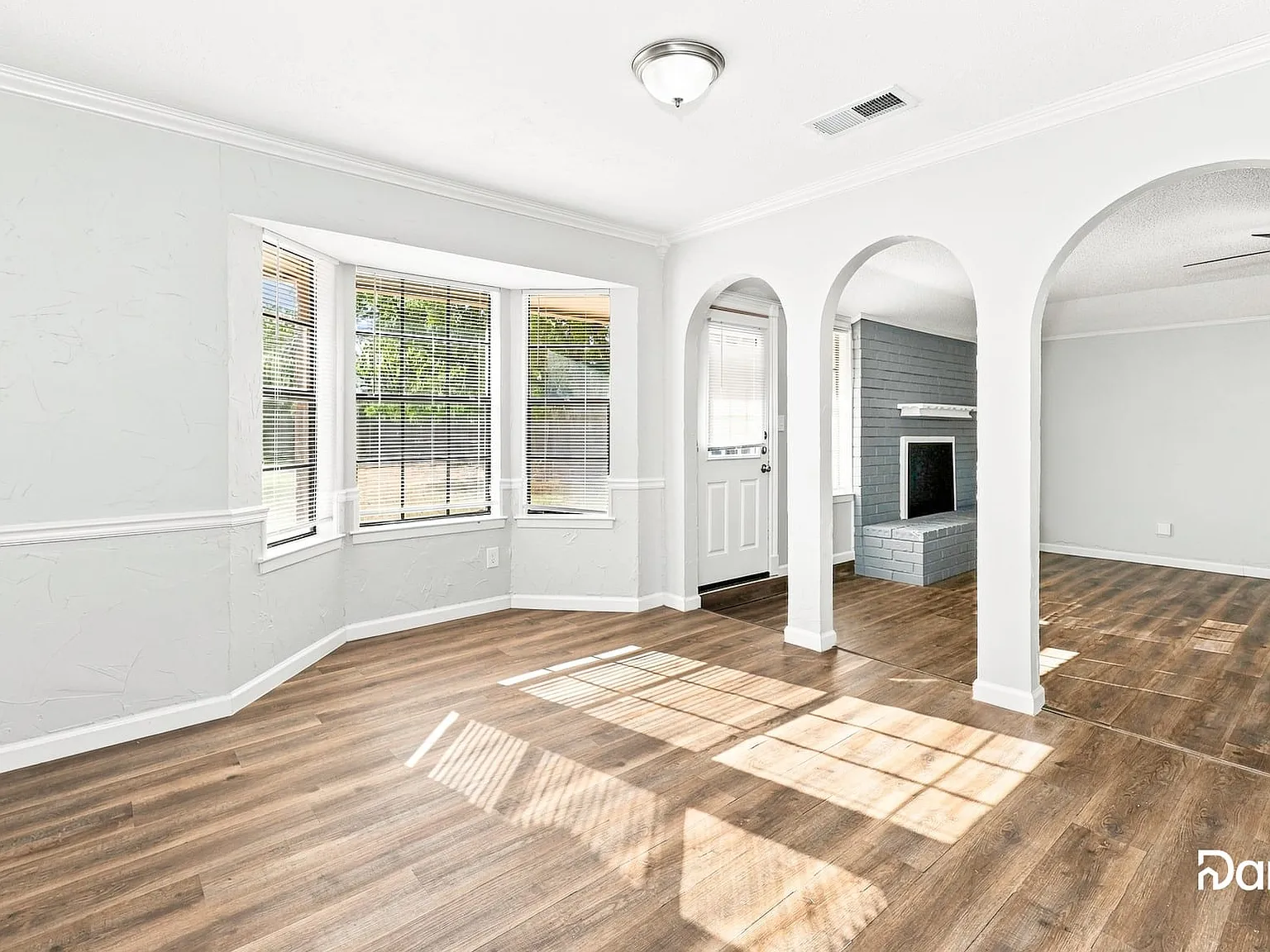 3 bed, 2.0 bath, 1720 sqft, $2,295 — Photo 4