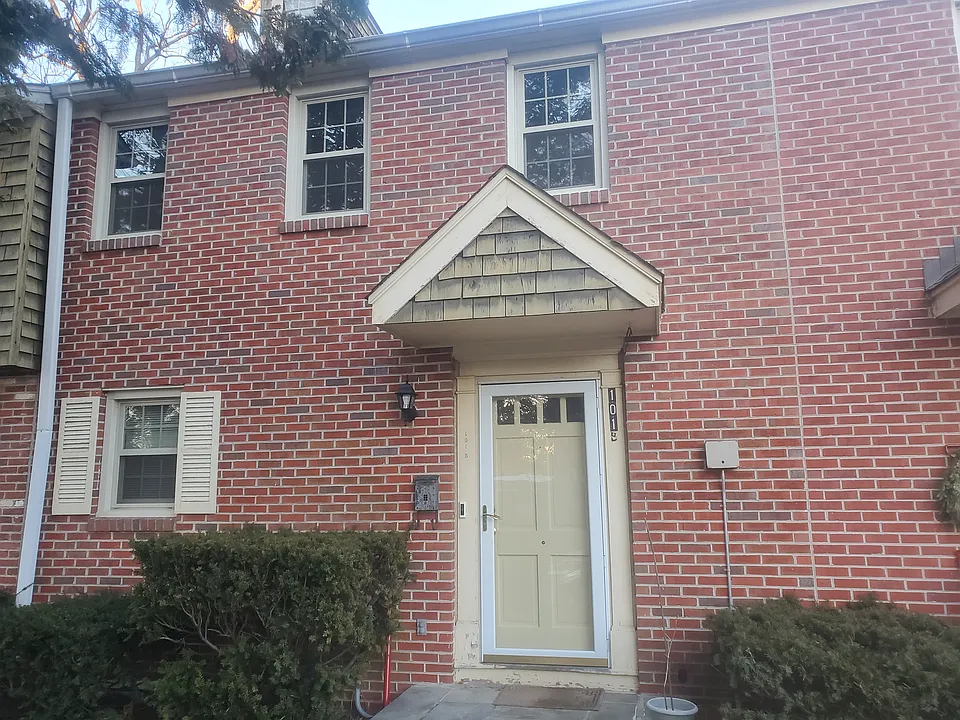 101 Locust St #B