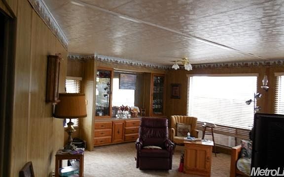 5th image of 106 Marigold Ave