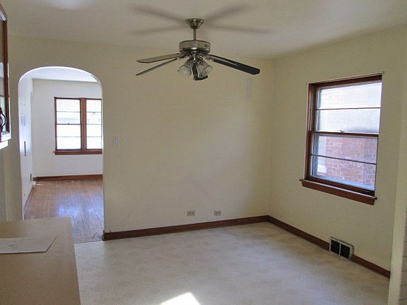 4th image of 3710 S 56th Ct