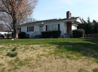 24 Oak Hill Rd, Candler, NC 28715