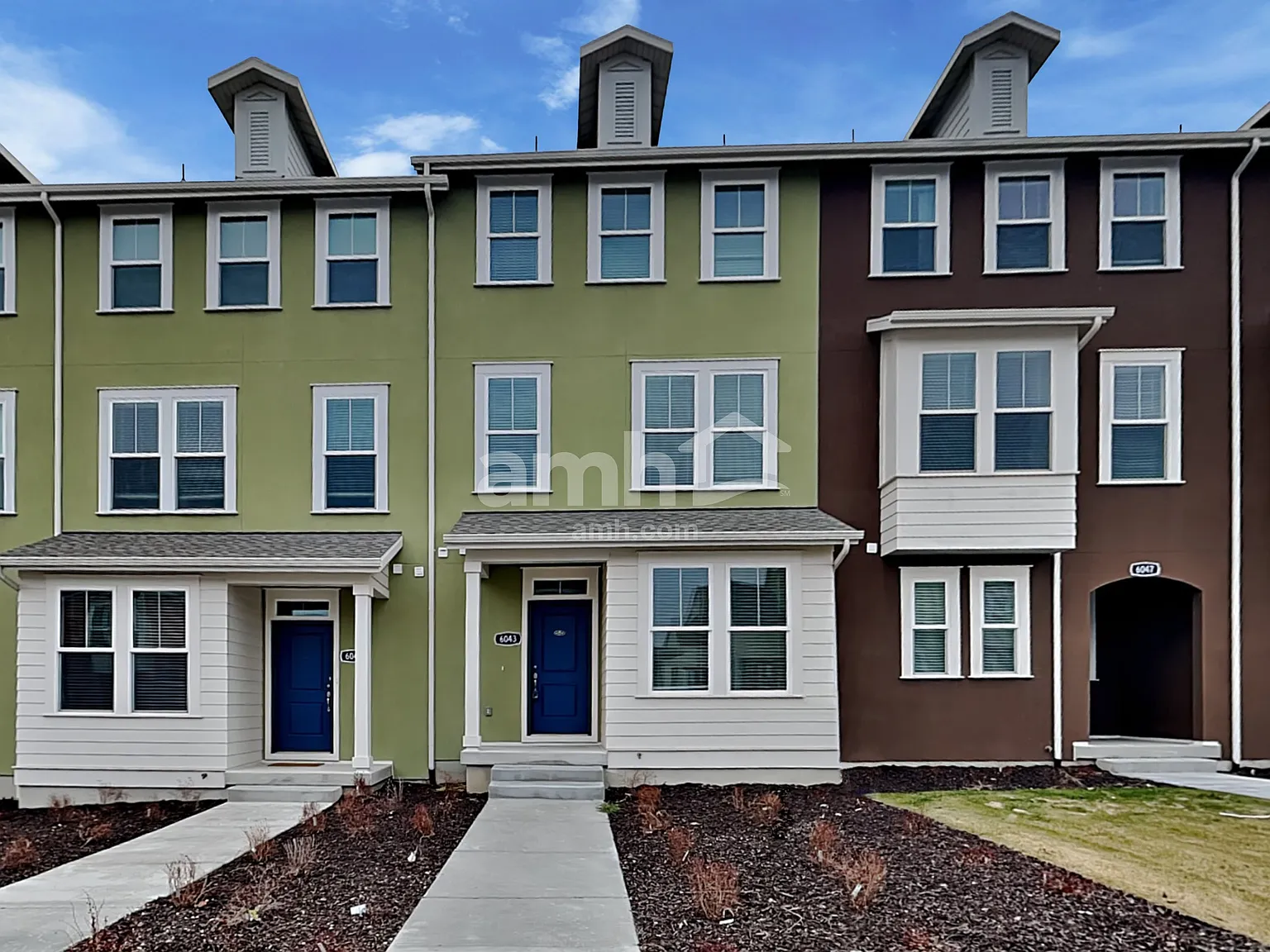 4 bed, 3.5 bath, 1762 sqft, $2,285 — Photo 1