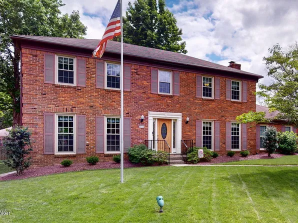 10804 Bell Rock Ct, Douglass Hills, KY 40243