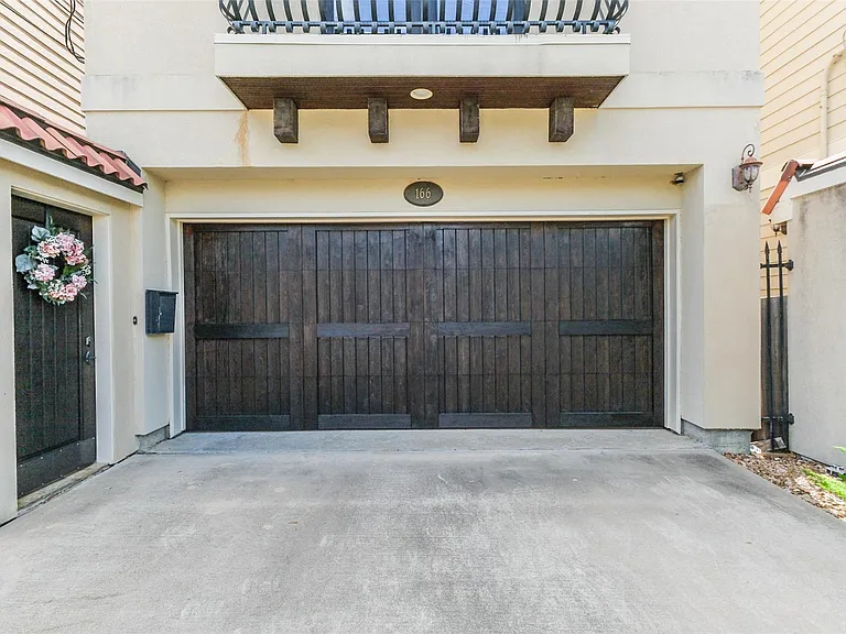 166 Reinicke St — Photo 8