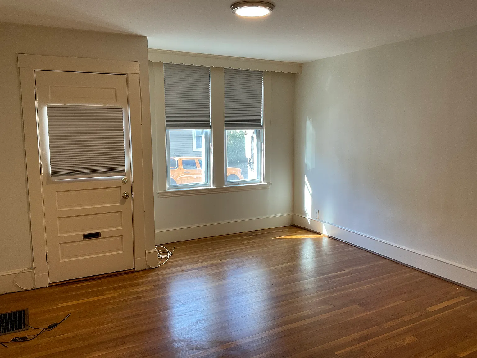 1 bed, 550 sqft, $1,750 — Photo 2