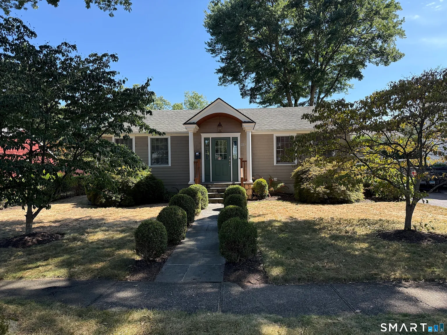 2 bed, 2.0 bath, 996 sqft, $4,600 — Photo 2