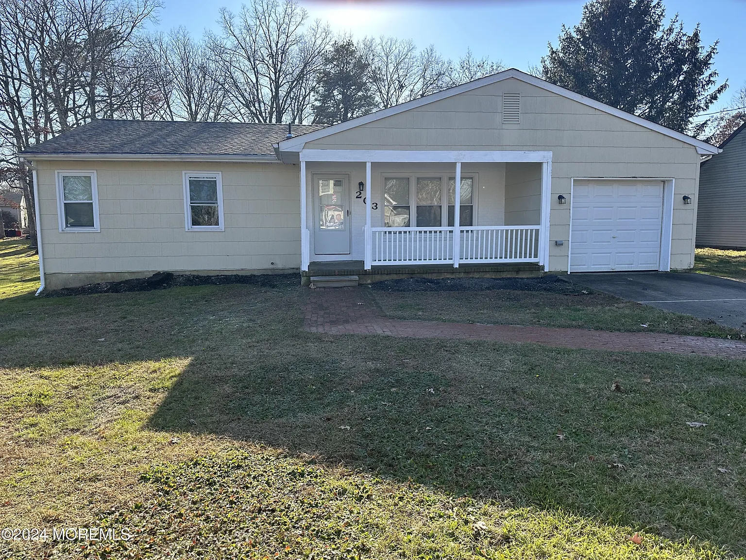 203 Compass Road photo 1