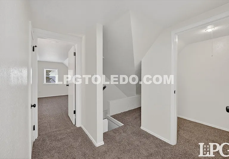 921 Berry St — Photo 24