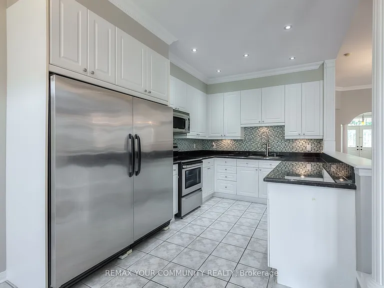 222 Kayla Cres #UPPER — Photo 10