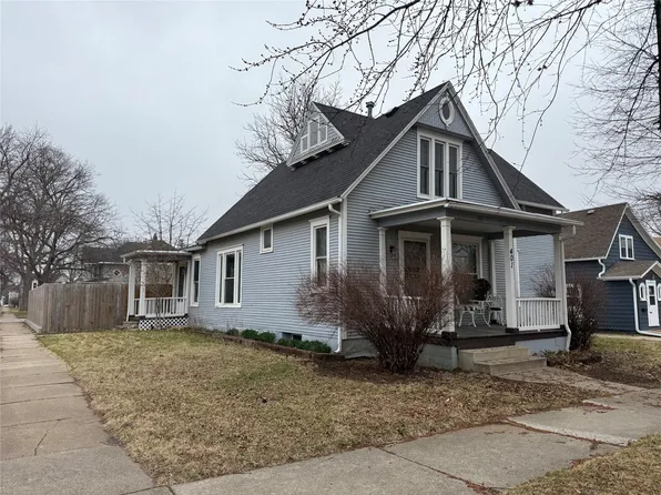 401 E Jefferson St, Winterset, IA 50273