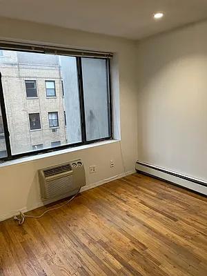 Rented by EXR | media 20