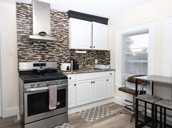 173 Porter St #4, Stoughton, MA 02072