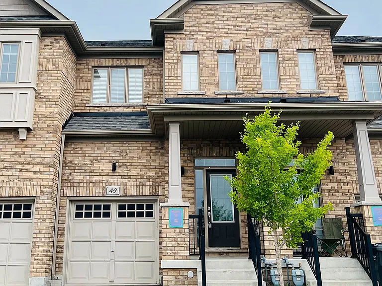 49 Doris Pawley Cres — Photo 1