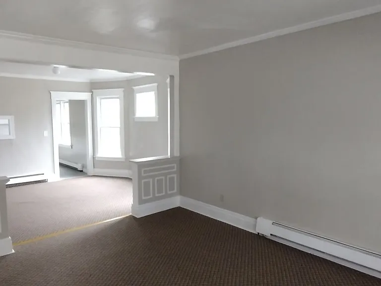 2128 Genesee St — Photo 19