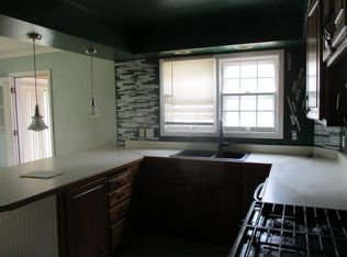 820 Elm St, Three Rivers, MI 49093