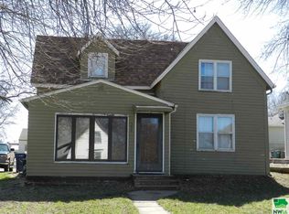 308 12th St, Alton, IA 51003