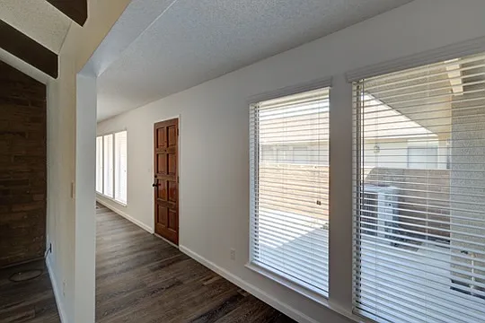 6460 N Remington Ave — Photo 8