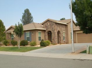 4401 Chinook Dr, Redding, CA 96002