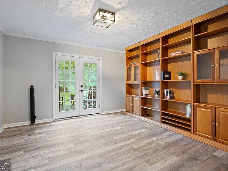5870 Shadewater Dr — Photo 22