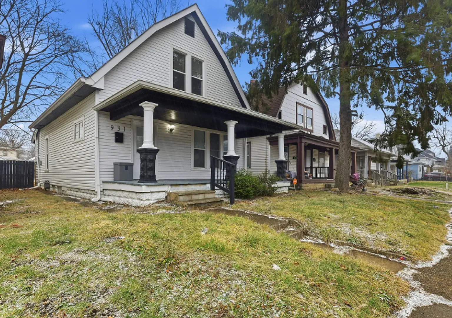 Large 2 Bedroom Home — Photo 2
