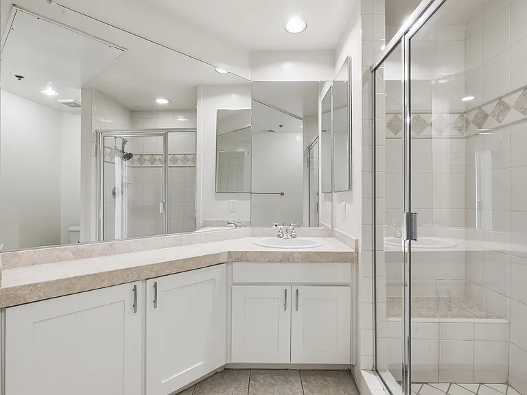 830 N Alfred St #202 — Photo 12