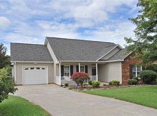 1772 Pebble Run Ln, Clemmons, NC 27012