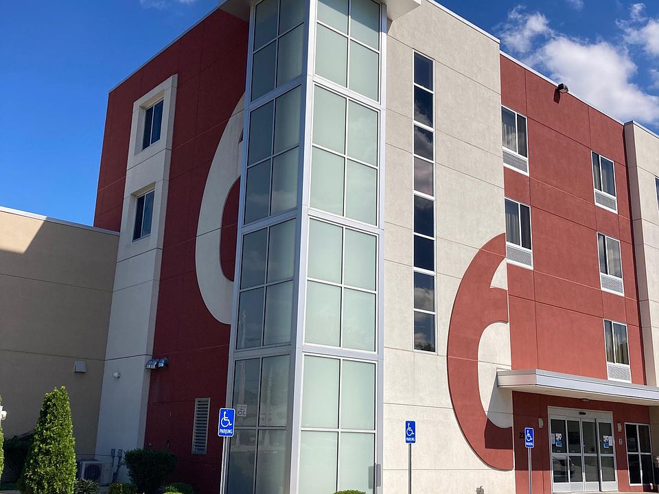 1st image of 236 N Dixie Way #1