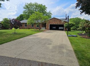 6111 Pilot View Cir, Louisville, OH 44641
