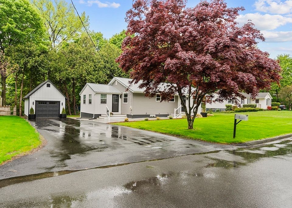 1st image of 6 Phillips Dr